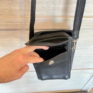 Leather crossbody messenger wallet/bag